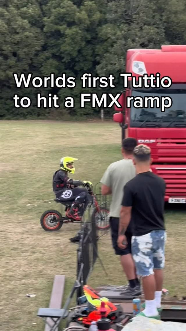 FMX jump on the world’s cheapest dirtbike !